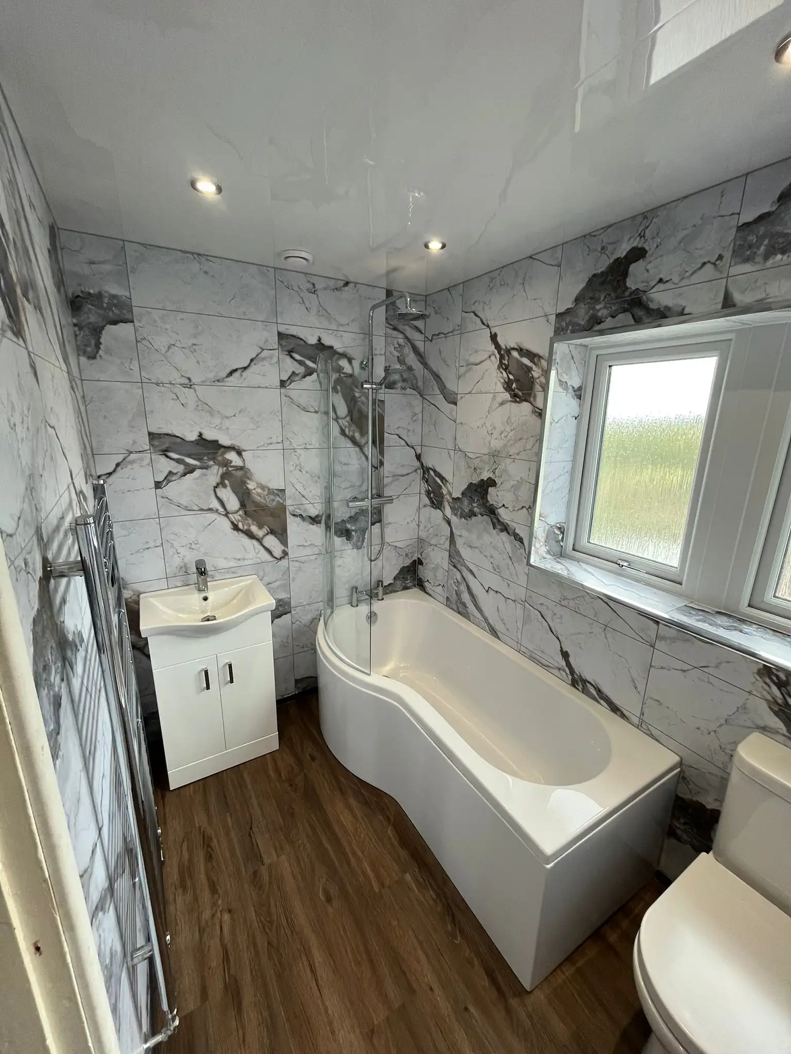 Contemporary bathroom suite